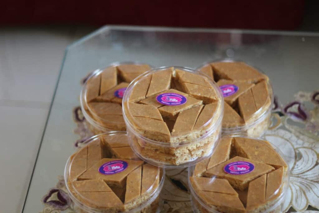 16. Kue Gipang