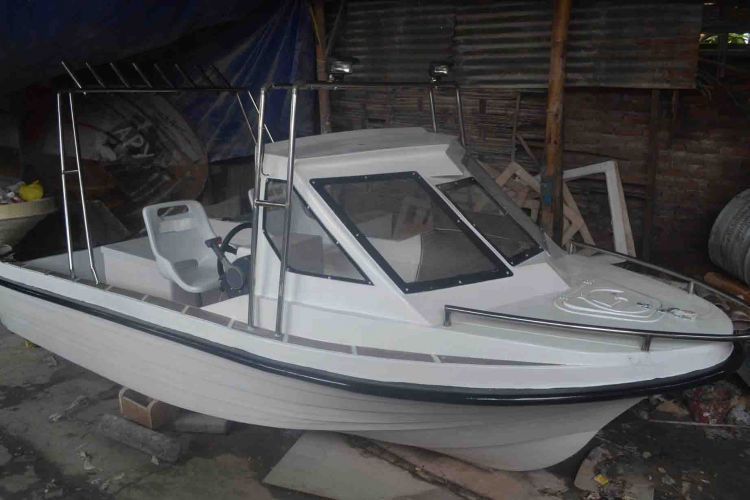 Perahu Fiberglass